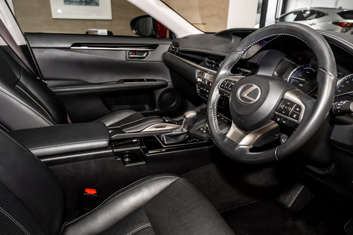 2018 Lexus ES300h Luxury 2.5L Hybrid Auto CVT Sedan