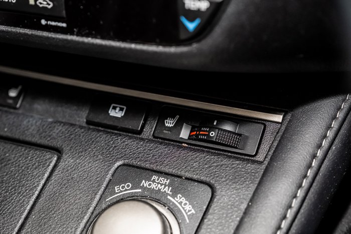 2018 Lexus ES300h Luxury 2.5L Hybrid Auto CVT Sedan
