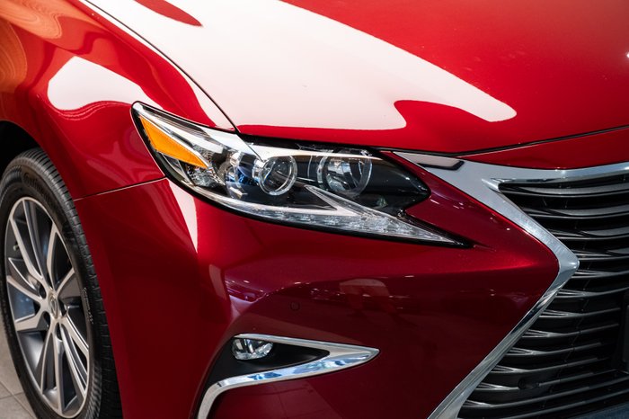 2018 Lexus ES300h Luxury 2.5L Hybrid Auto CVT Sedan