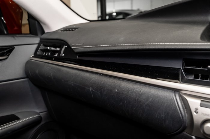 2018 Lexus ES300h Luxury 2.5L Hybrid Auto CVT Sedan