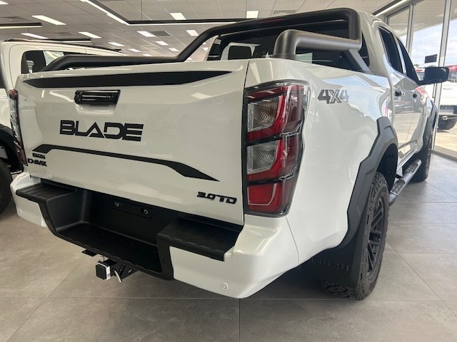 2025 Isuzu D-MAX BLADE MY24 MOONSTONE WHITE PEARL