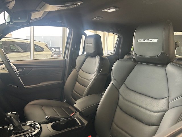 2025 Isuzu D-MAX BLADE MY24 MOONSTONE WHITE PEARL