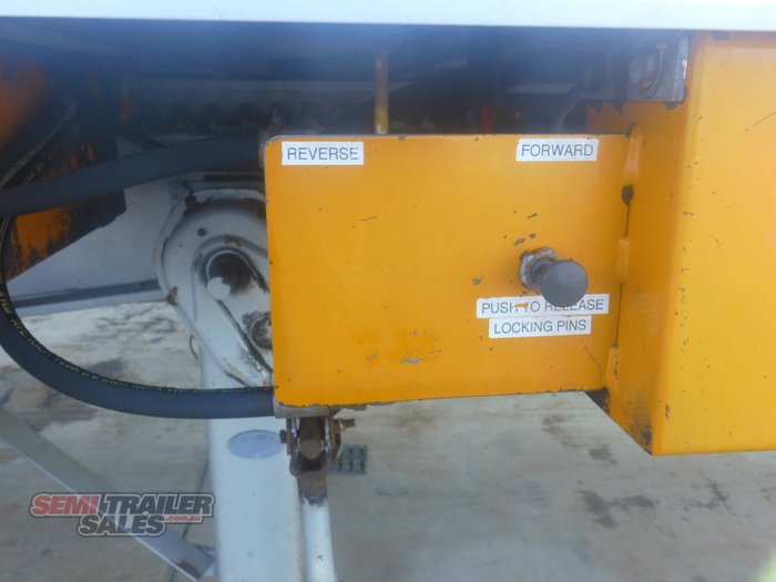 2002 Maxitrans 12 Pallet Rollback Pantech A Trailer