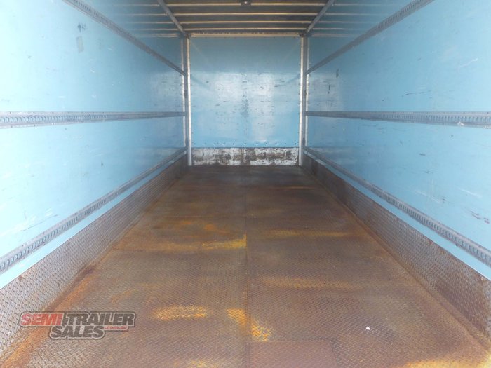 2002 Maxitrans 12 Pallet Rollback Pantech A Trailer