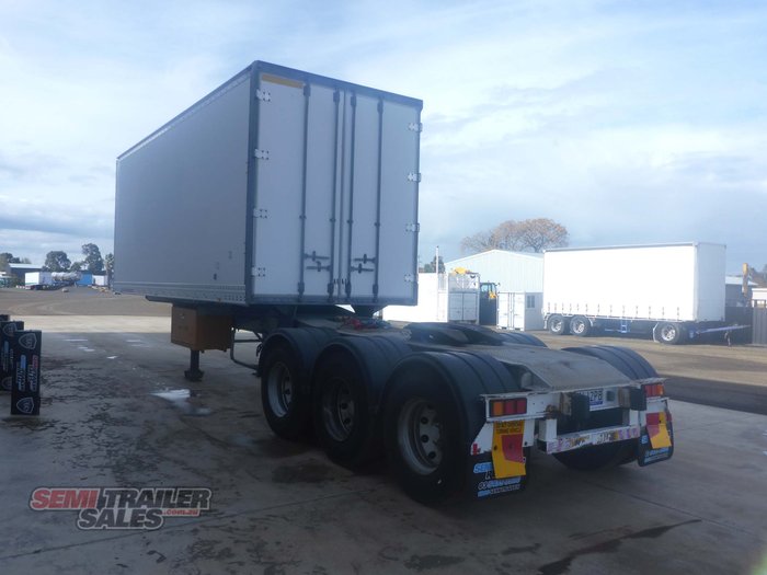 2002 Maxitrans 12 Pallet Rollback Pantech A Trailer