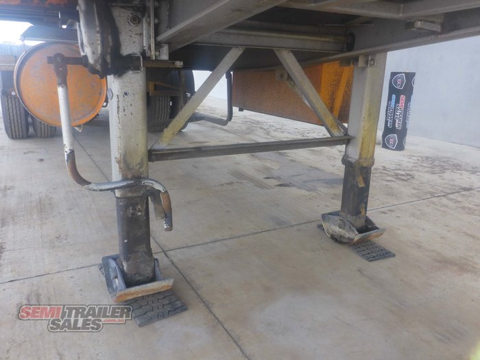 2002 Maxitrans 12 Pallet Rollback Pantech A Trailer