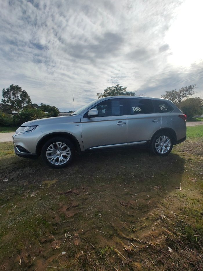 2020 Mitsubishi Outlander ES