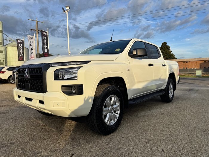 2026 MITSUBISHI Triton GLX+