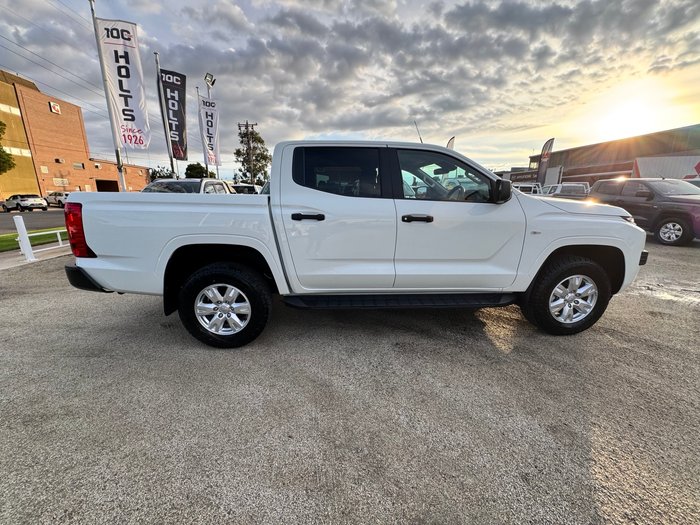 2026 MITSUBISHI Triton GLX+