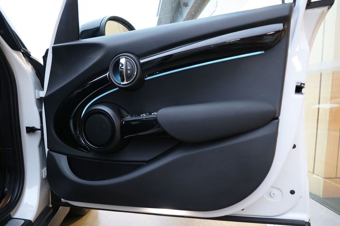 2024 MINI 5D HATCH COOPER CLASSIC