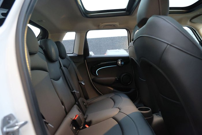 2024 MINI 5D HATCH COOPER CLASSIC