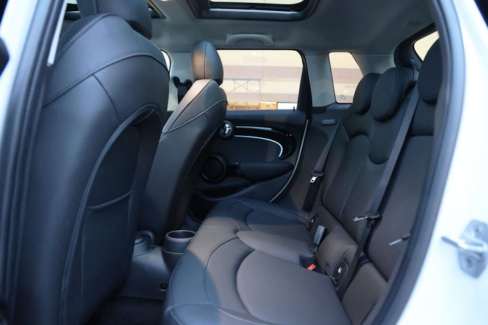 2024 MINI 5D HATCH COOPER CLASSIC