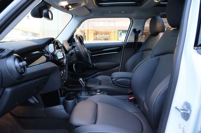2024 MINI 5D HATCH COOPER CLASSIC