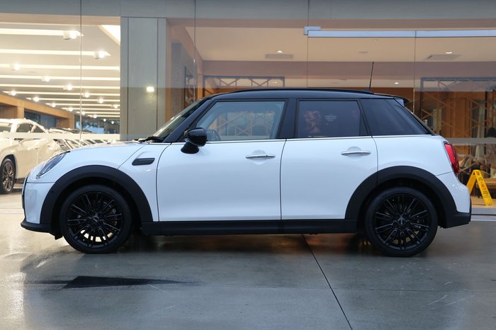 2024 MINI 5D HATCH COOPER CLASSIC