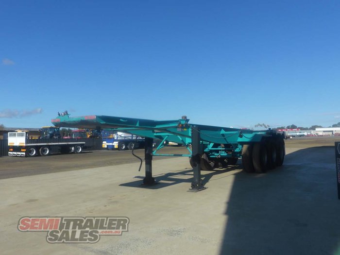 1992 Freighter 30FT Skel