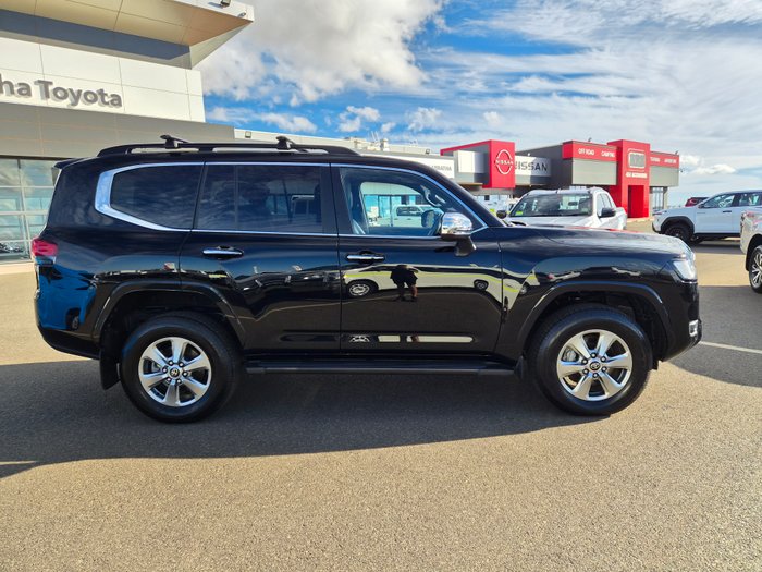 2024 Toyota LANDCRUISER Sahara Black