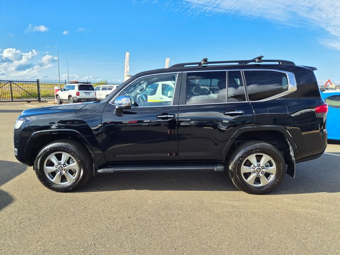 2024 Toyota LANDCRUISER Sahara Black