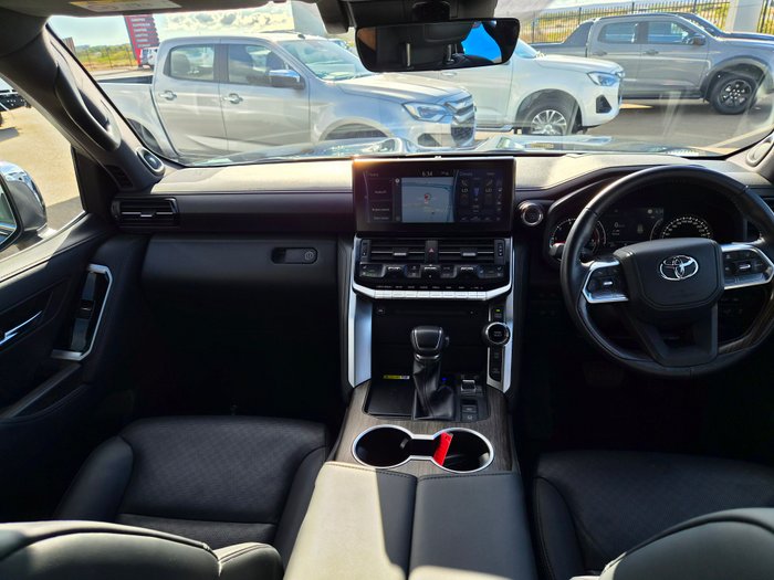 2024 Toyota LANDCRUISER Sahara Black
