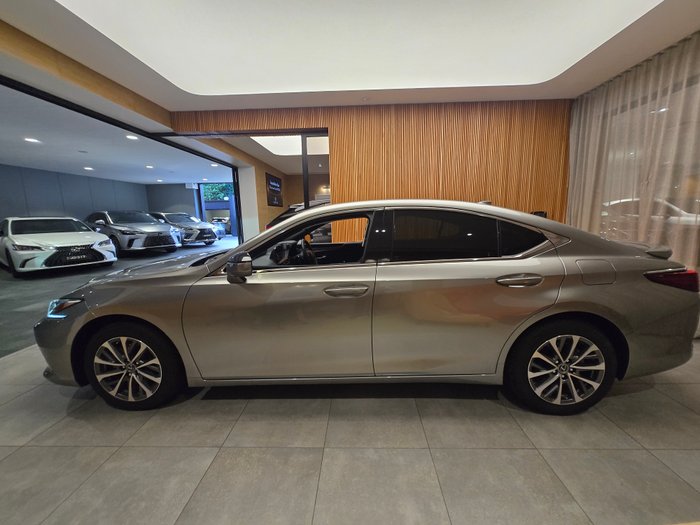 2024 Lexus ES300h Luxury 2.5L Hybrid Auto CVT Sedan