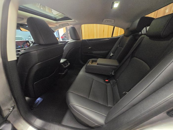 2024 Lexus ES300h Luxury 2.5L Hybrid Auto CVT Sedan