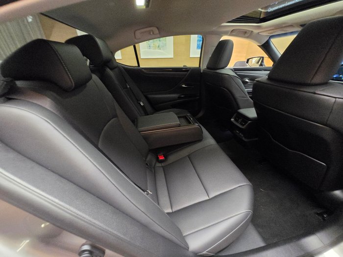 2024 Lexus ES300h Luxury 2.5L Hybrid Auto CVT Sedan