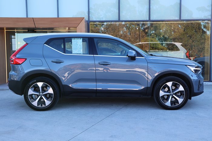 2022 Volvo XC40 Ultimate B4 Bright