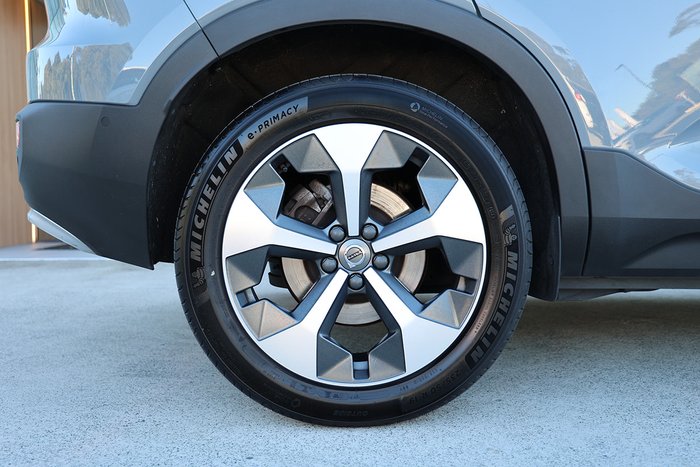 2022 Volvo XC40 Ultimate B4 Bright