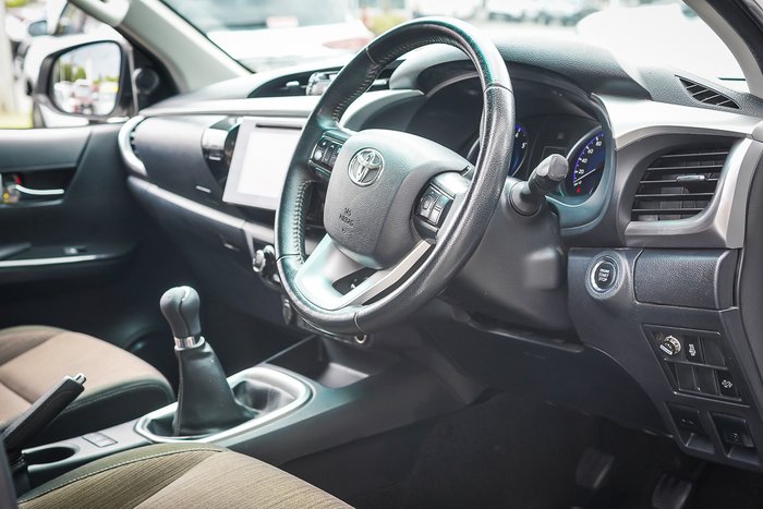 2018 Toyota HILUX SR5