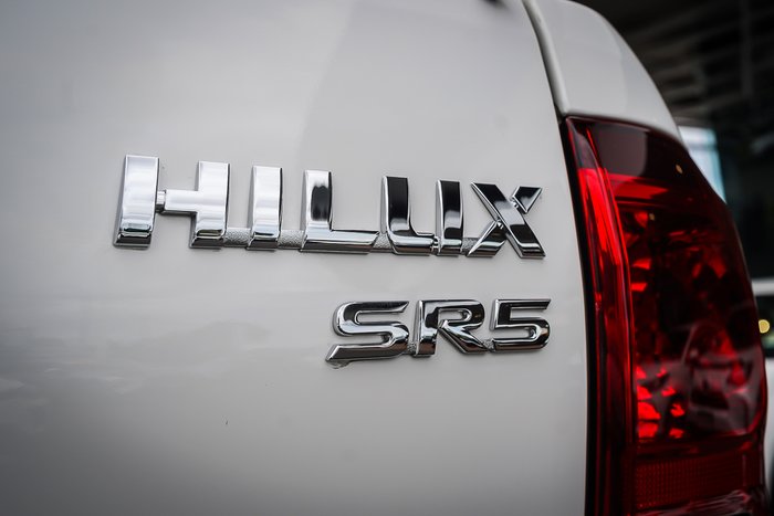 2018 Toyota HILUX SR5
