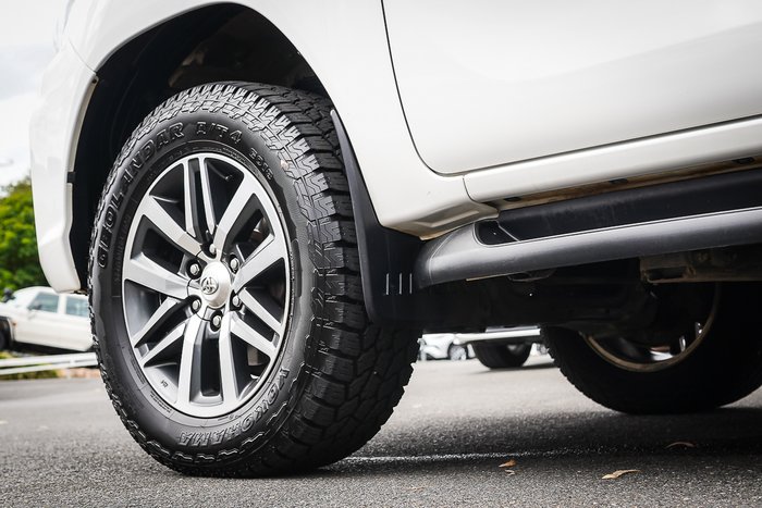 2018 Toyota HILUX SR5