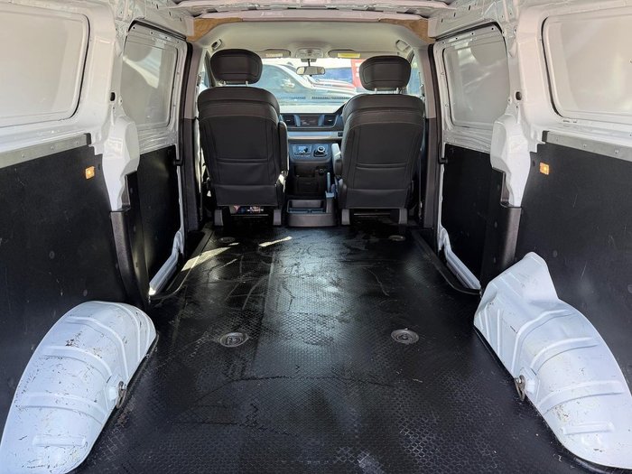 2023 LDV G10 Plus Rear Barn Doors