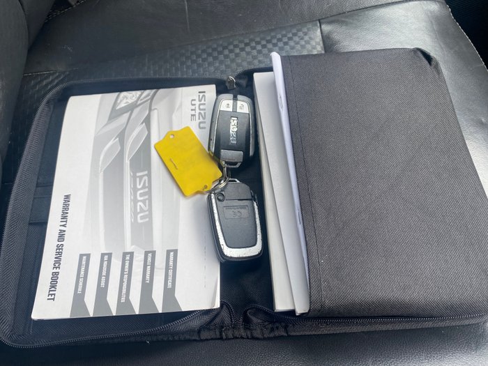 2015 ISUZU MU-X LS-T (4x4)