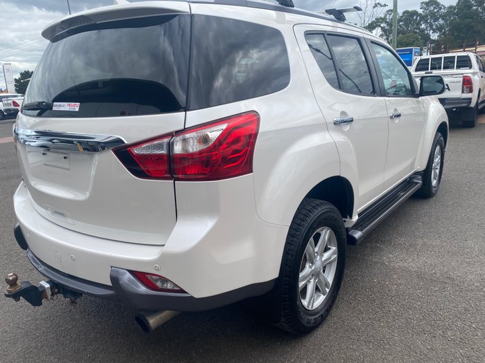 2015 ISUZU MU-X LS-T (4x4)
