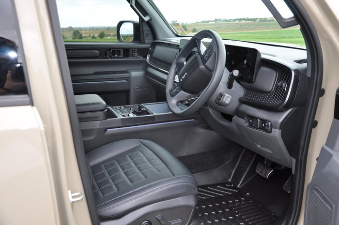 2025 Kia TASMAN MY26 Kia TASMAN TK DOUBLE PU(STD) X-PRO 4X4 BODY (8VP52HC5KHH414 )