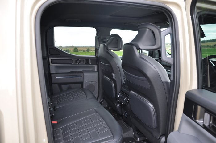 2025 Kia TASMAN MY26 Kia TASMAN TK DOUBLE PU(STD) X-PRO 4X4 BODY (8VP52HC5KHH414 )