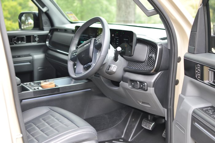 2025 Kia TASMAN MY26 Kia TASMAN TK DOUBLE PU(STD) X-PRO 4X4 BODY (8VP52HC5KHH414 )
