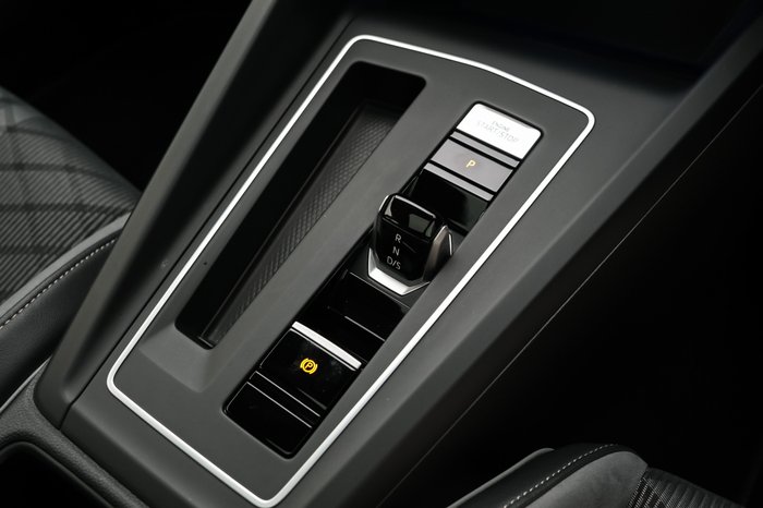 2021 Volkswagen Golf 110TSI R-Line