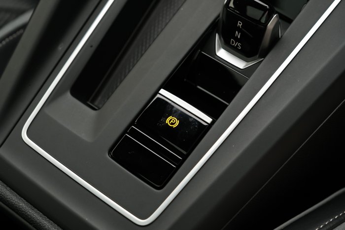 2021 Volkswagen Golf 110TSI R-Line