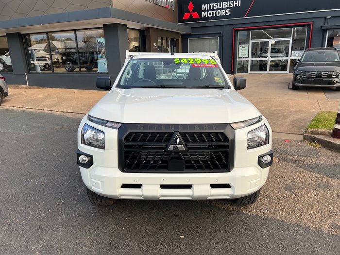 2025 MITSUBISHI TRITON GLX