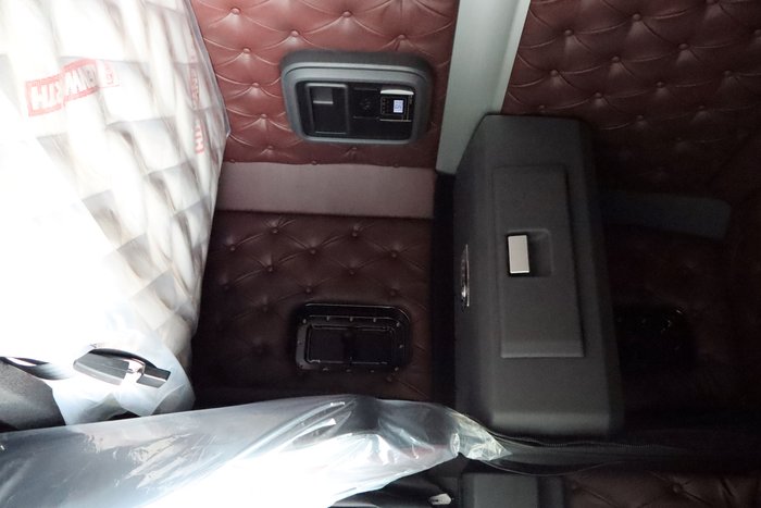 2024 KENWORTH K Series K220 K18 WHITE