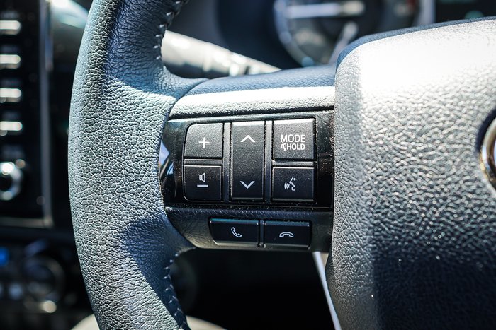 2025 Toyota HILUX SR5