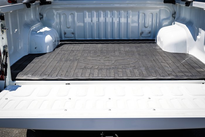 2025 Toyota HILUX SR5