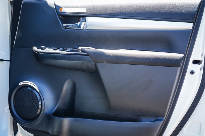 2025 Toyota HILUX SR5