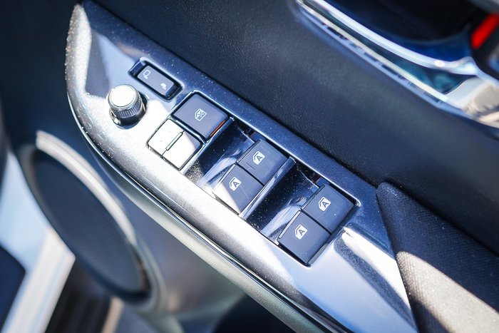 2025 Toyota HILUX SR5