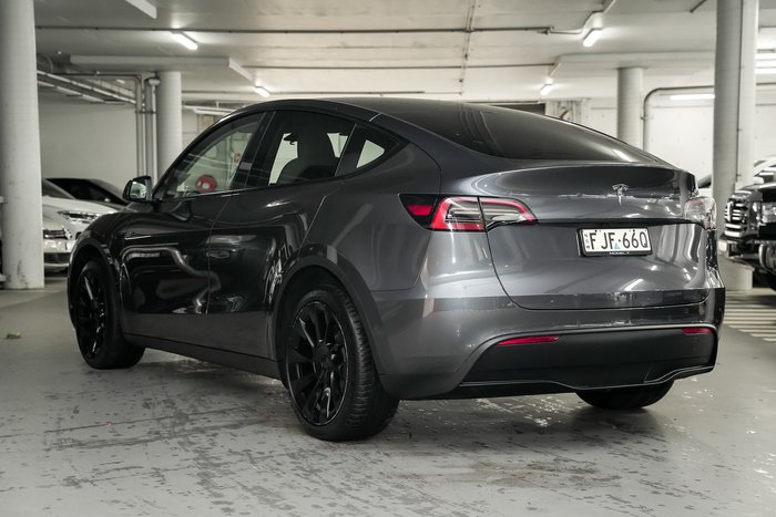 2024 Tesla Model Y Rear-Wheel Drive