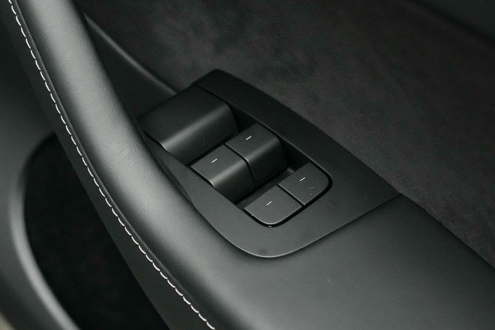 2024 Tesla Model Y Rear-Wheel Drive
