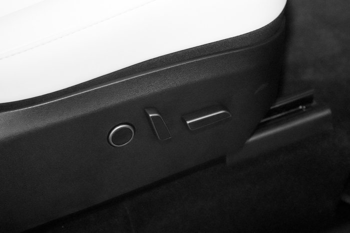 2024 Tesla Model Y Rear-Wheel Drive