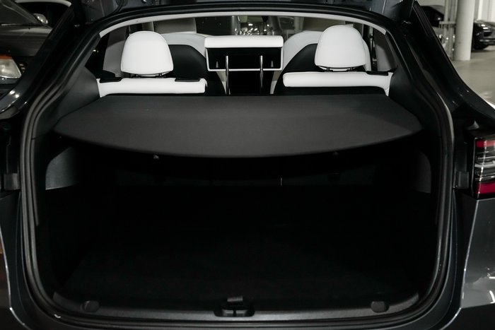 2024 Tesla Model Y Rear-Wheel Drive
