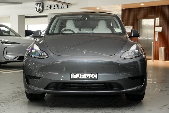 2024 Tesla Model Y Rear-Wheel Drive