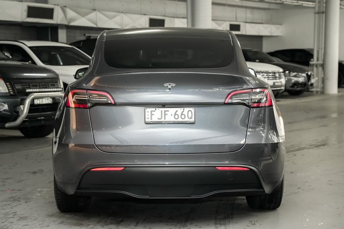 2024 Tesla Model Y Rear-Wheel Drive